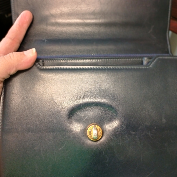 Gucci Vintage Leather Handbag - Picture 11 of 11